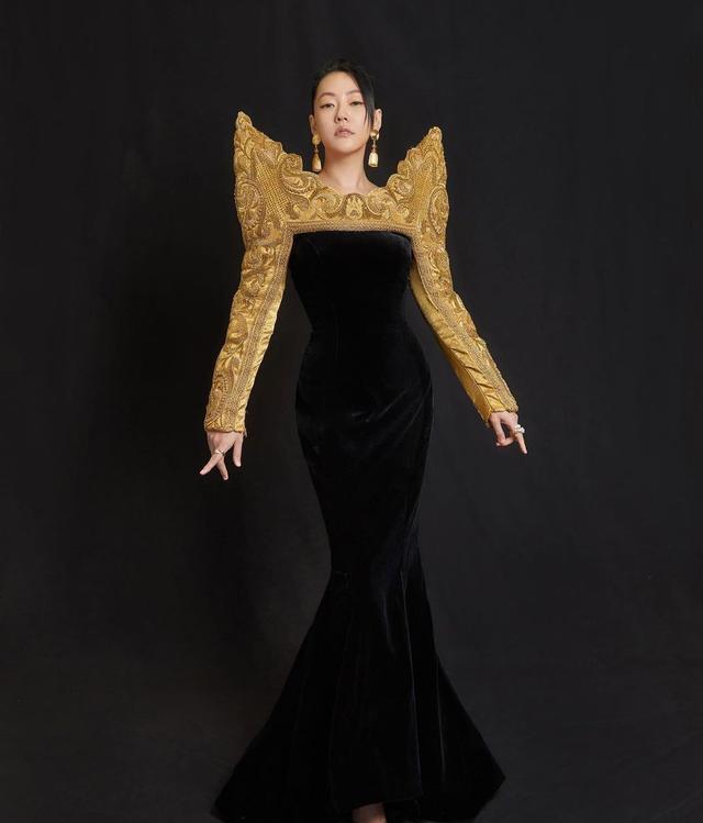 小S|小S金钟失利，许老三罕见安慰妈妈，小S惊讶：这孩子还是有点人性