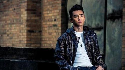 郑恺|从“小猎豹”到“边缘人”,被孤立到红眼眶,郑恺还舍不得退群