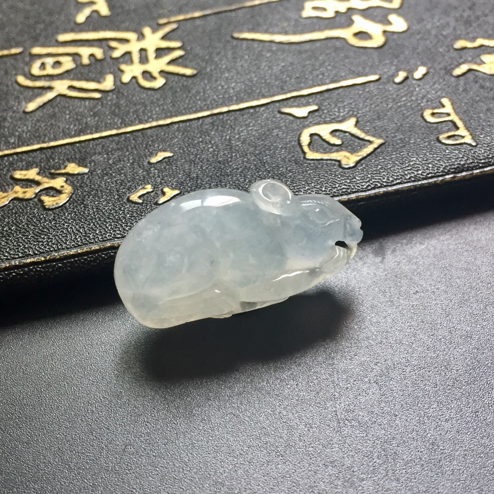 冰种翡翠|翡翠「种水」科普—冰种,它到底比玻璃种差在哪儿?