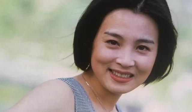 赵明明|演员赵明明，生下女儿后被丈夫抛弃，为了女儿至今未嫁