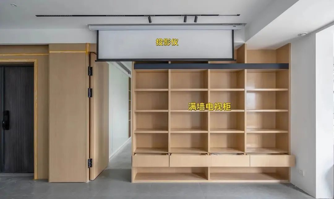 事实证明:满墙电视柜真的好用,杂七杂八都能塞,入住一点没后悔