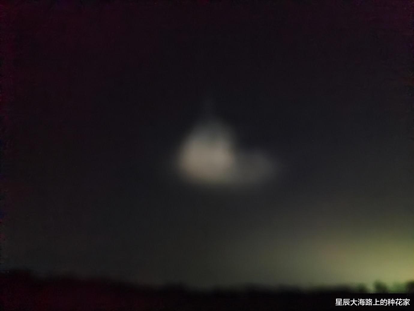 全国多地天空出现不明光斑:目击者称是UFO,到底是什么?