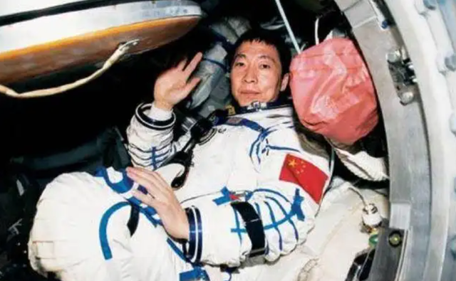 2013年杨利伟在太空听到敲门声,事后回忆:感谢当年的冷静