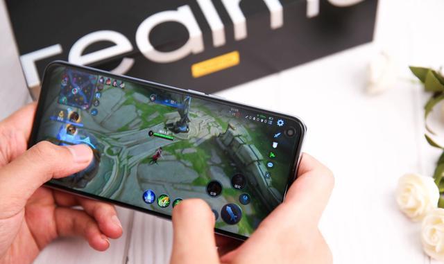 realme|realme真我GT3Pro着手量产：16G+512G+2K直屏，用料很大胆