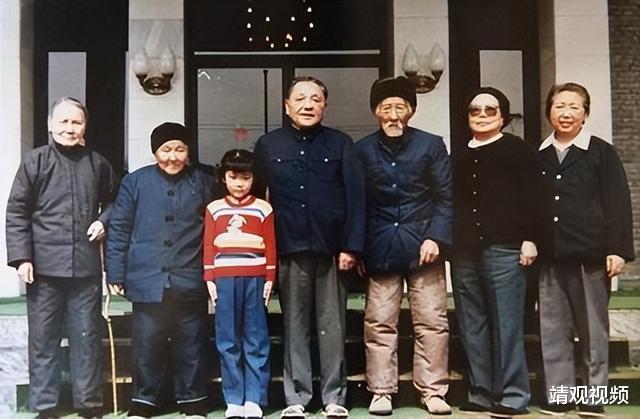 1989年，邓公得知舅舅去世，交代了三句话，县委当场明白了一切