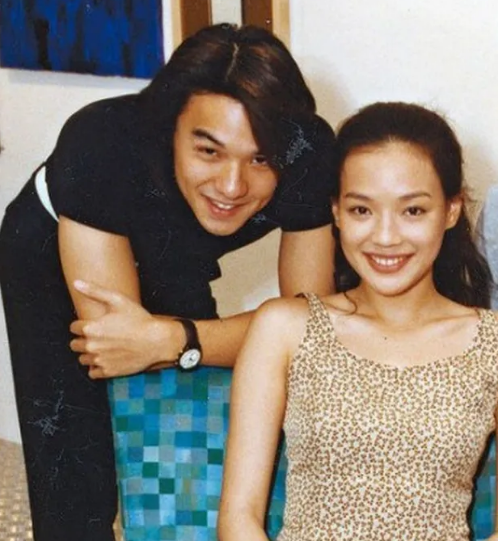 冯德伦|兜兜转转“万花丛中过的”他冯德伦，还是选择了最开始那个她