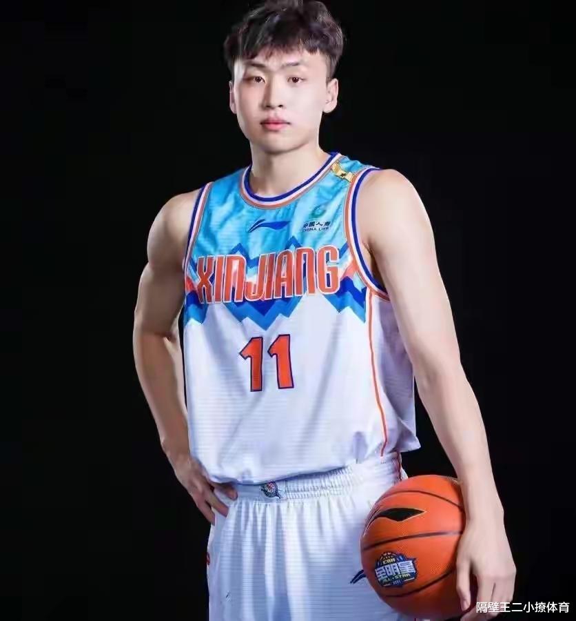 中国男篮|中国男篮未来最强五人组，后卫线静待新人，中锋只有周琦能胜任