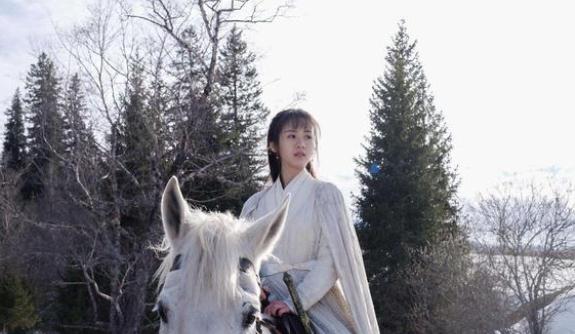 短发 美的让人窒息，无论是影视还是现实，她都是长发女神。