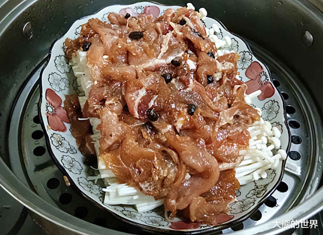 进入深秋,中老年人要牢记“4多吃2少吃”,驱寒降燥,秋冬少生病