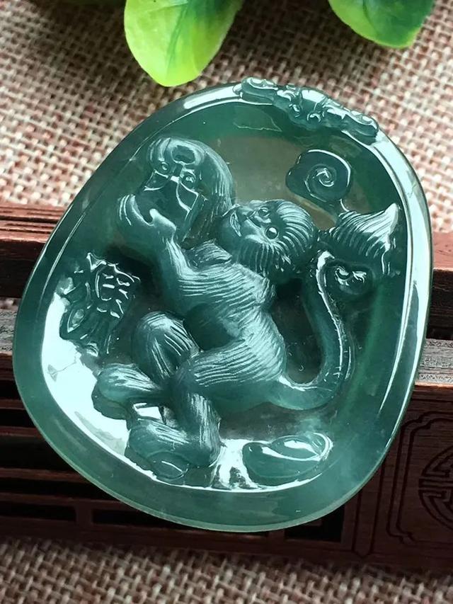 梅花五角|有志者事竟成,盼望事业有成的人适合佩戴哪些翡翠呢?