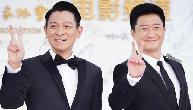 糖尿病 明星红毯出丑场面，假摔、尬舞、撞衫、丢假发丢鞋子，好不笑人