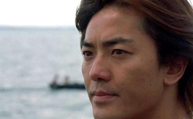 杂志|郑伊健什么背景，连向华强都不放眼里，王晶却怒斥他烂泥扶不上墙