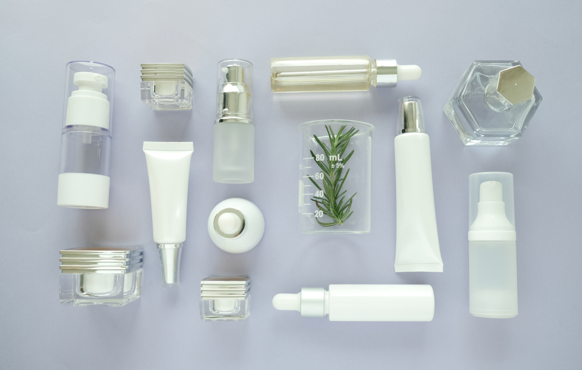 夏天补水保湿不到位，变黑、长斑、变老一准找上你！