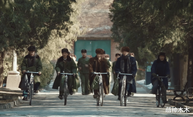 韩丹彤|鹅厂新剧招商海报曝光！修图师集体掉线，肖战、李沁直接脸变形