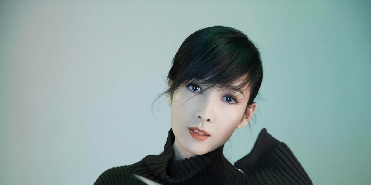 张敏 23岁张敏遇上24岁周慧敏,这10位女星的20几岁,美得不可一世