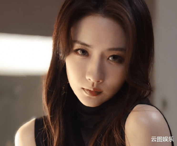 吴卓羲|吴卓羲恋情再添证据?TVB女星疑到内地与他密会,现身沙漠秀身材