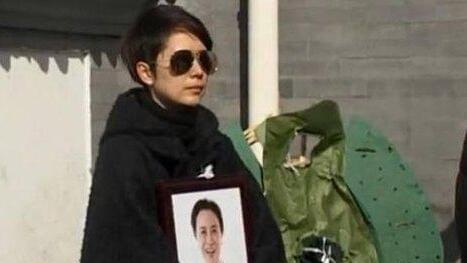 柏寒|演员柏寒：丈夫意外离世，她又患癌，留下儿子给海清养