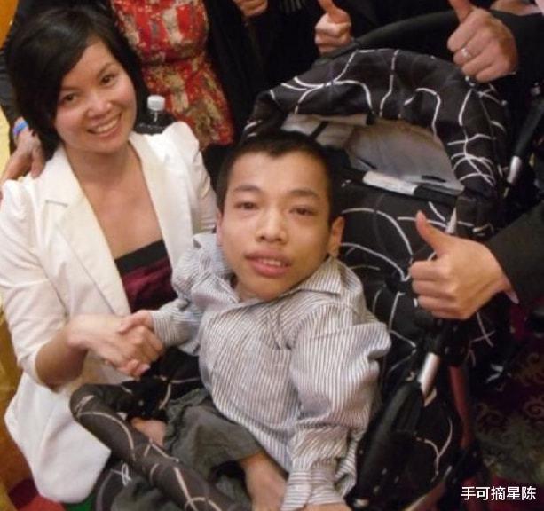 秘书|身高90厘米的李创利:白手起家攒3亿身家,娶1米7女秘书并生一子