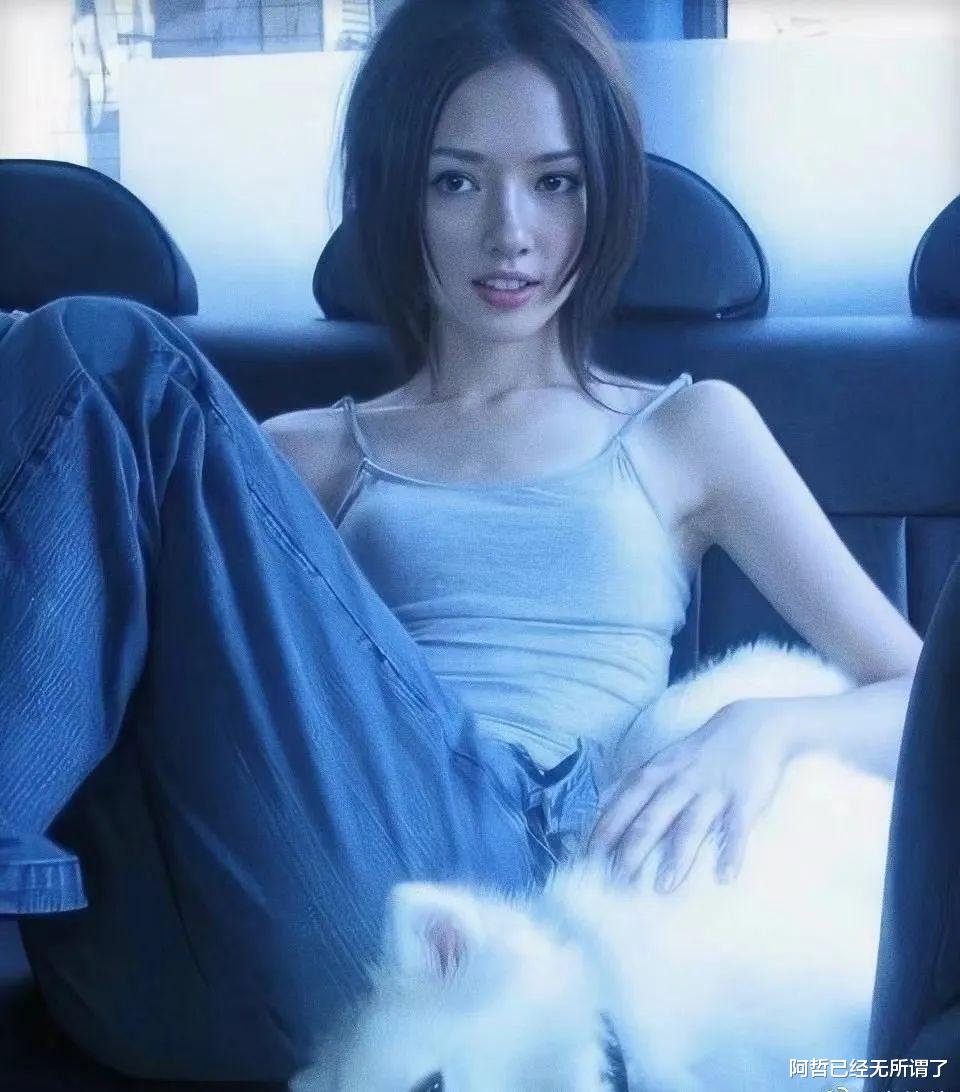 向太|刚生完二胎的郭碧婷，撞脸婆婆向太？