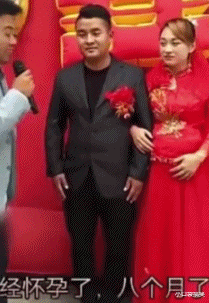 “这两个女生同时追求你,你会选哪个?”评论一语惊醒梦中人