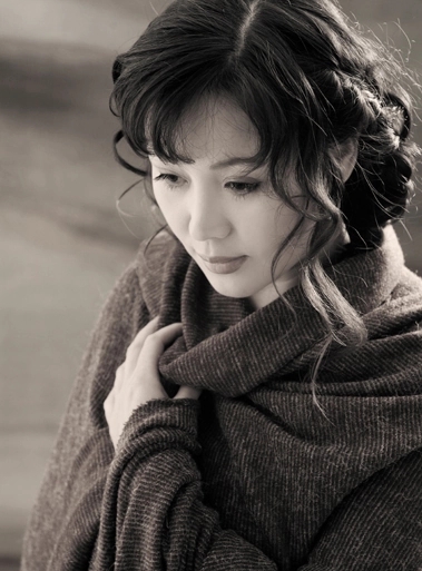 于小慧|演员于小慧:没出月子被迫离家,单亲妈妈35年,风光背后有眼泪