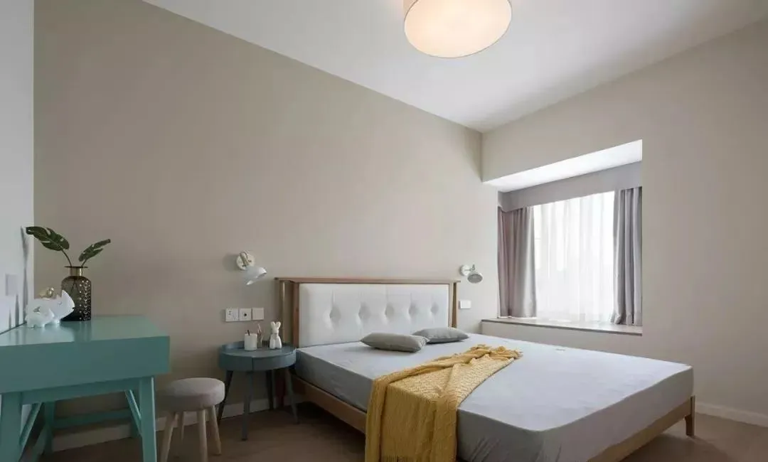 拆掉阳台隔断墙,无背景墙+不吊顶,把110㎡的家住成200㎡豪宅