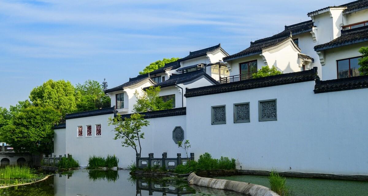 别墅|贷款买房风险很大,出现断供,房子被收走还不够,你还倒欠银行钱