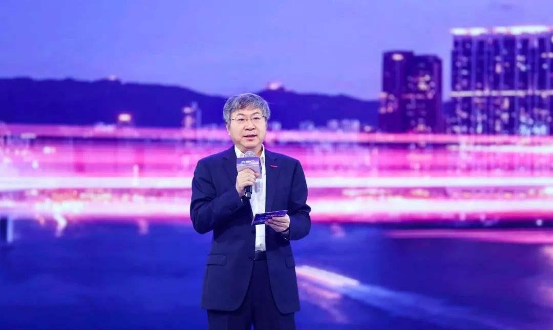 汽车|又一汽车巨头下场造手机？掌门人正式回应，网友隔空喊话董明珠