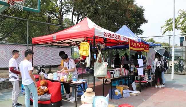大学“私下交易”逐渐蔓延,为了满足虚荣心,殊不知坑的是自己!