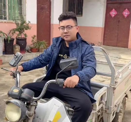 许敏|田静诅咒郭威受伤？威威从幕后转到台前，与田静双双离职被证实