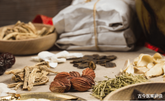 肠镜|47岁主任仅用半年时间，血压从165降到112，自述：“2物”要常吃