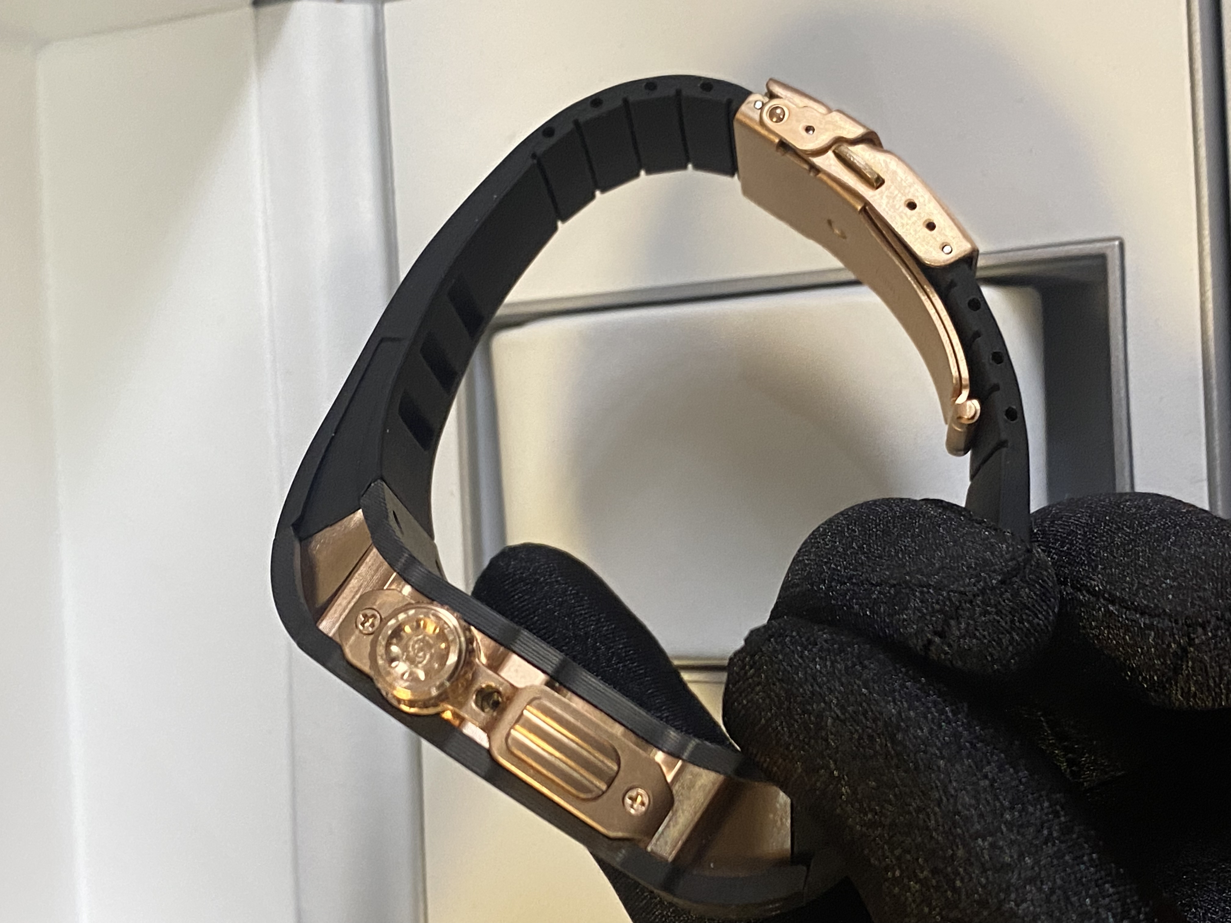 |宝藏级别定制款Apple Watch7智能手表,它是怎么做出来的?