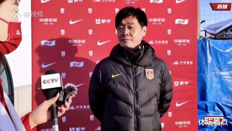 李霄鹏|下午3点！费南多退队风波后，李霄鹏正面回应：全力以赴不辱使命
