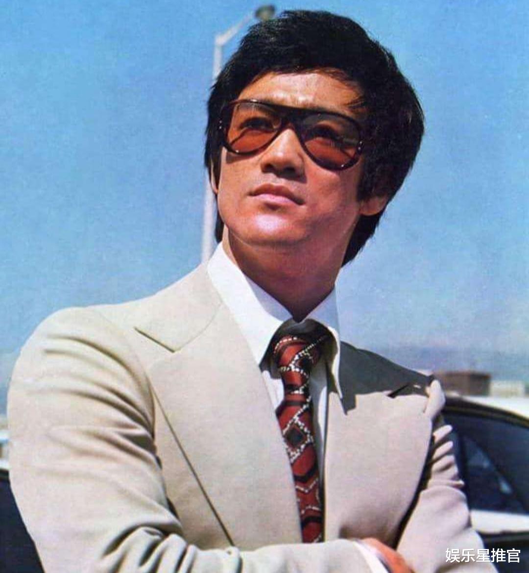 邓丽君|葬礼最隆重的七位明星，邓丽君令人不舍，刘德华扶灵的才是隐藏大佬