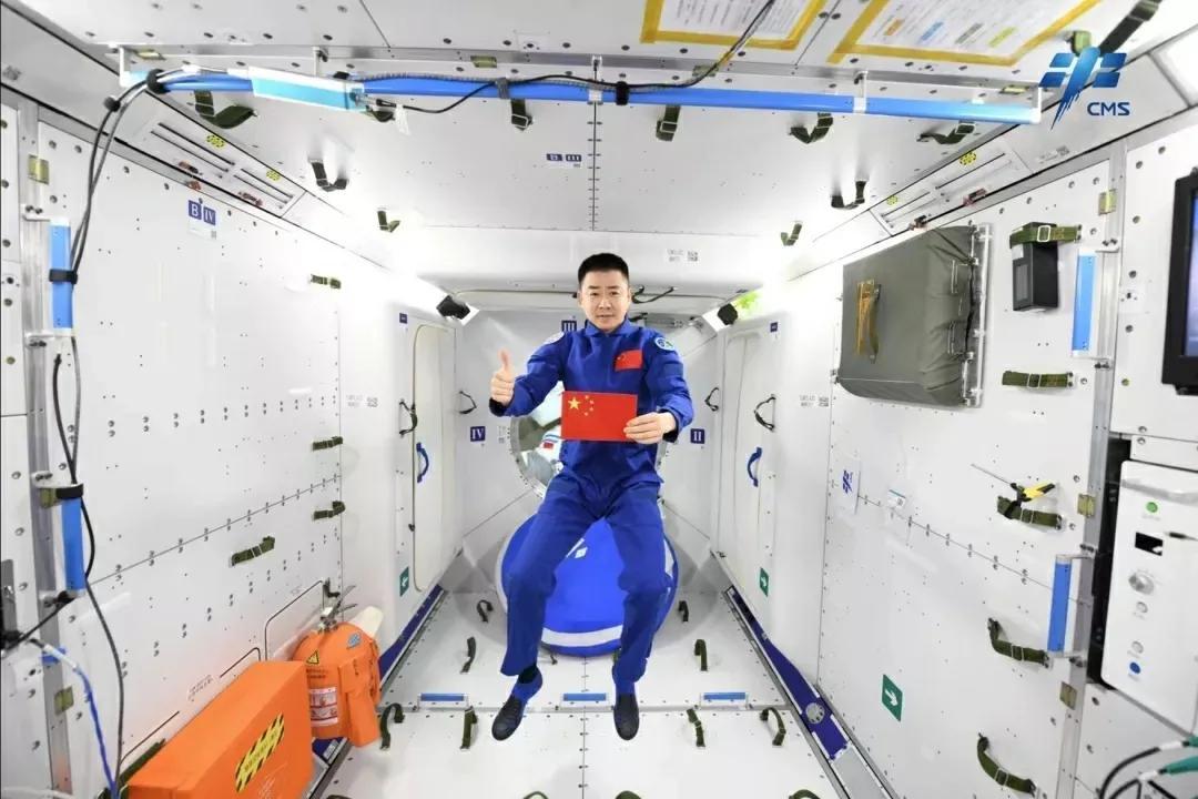 一次远征创造多项纪录!“神十四”乘组顶着严寒重返地球