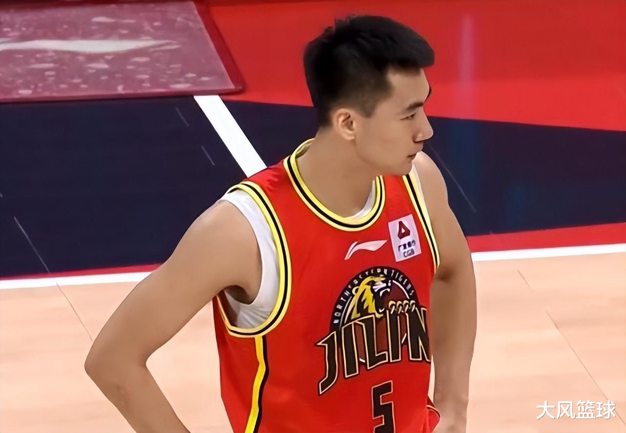 北京男篮|一人打一队，轰30+10+10爆冷赢球！书豪23分尽力了，雅尼斯太自负