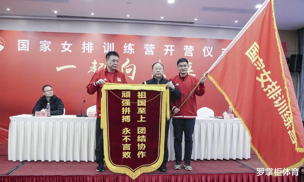 西多夫|太意外！中国女排主攻后继无人，沿用东京奥运框架，教练真没招了