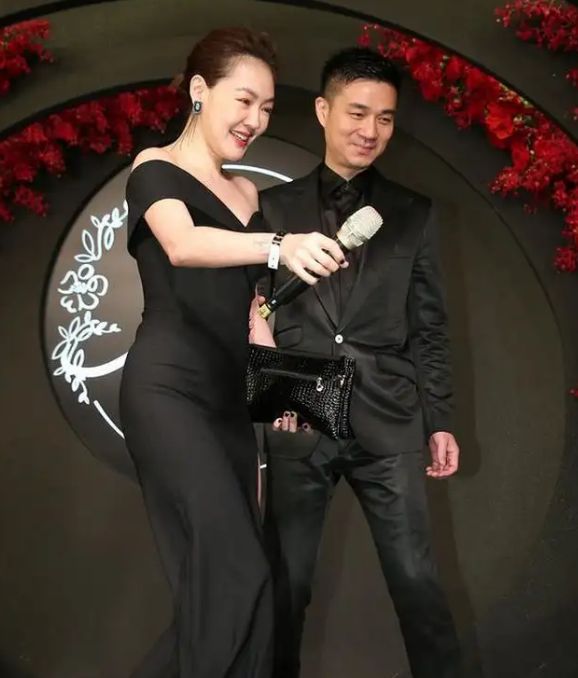 许雅钧|许雅钧被曝有私生子，3岁儿子照片疑似曝光，母子住上海钱随便花