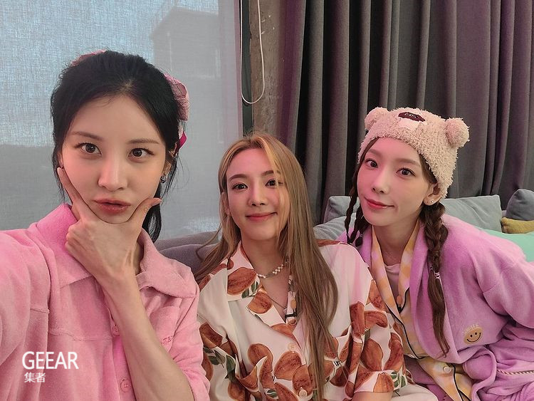 徐玄|罕见的性感挖空裙：徐玄这组少女时代回归照！