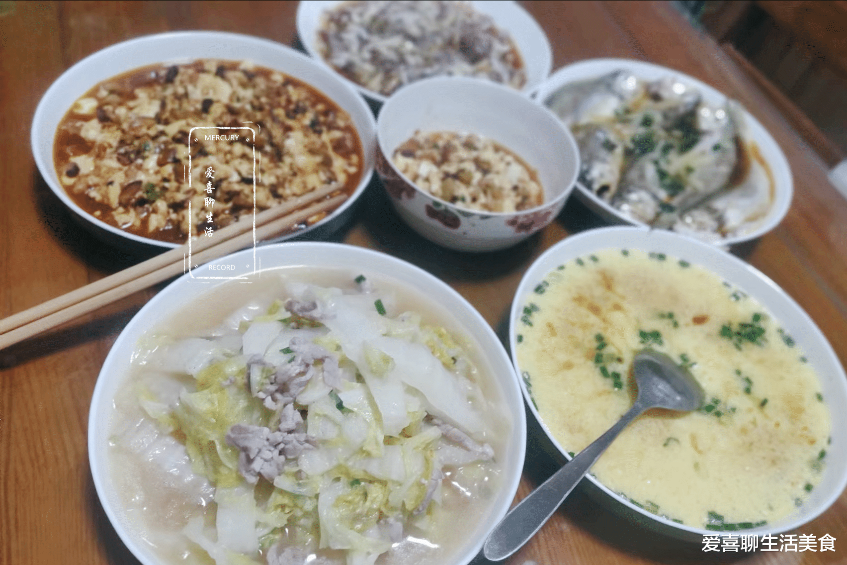 江苏女孩晒爸爸做饭与妈妈做饭对比走红,网友:同款父母,太真实!
