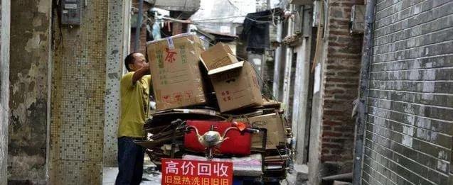 热水器|2003年,小伙应聘保安被嫌太臭,愤而发明洗澡神器,如今身家千万