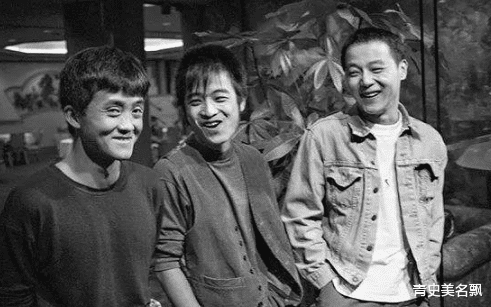 窦唯|他是摇滚天才窦唯，点燃卓伟车后被捕，娶了拉横幅的女粉丝！