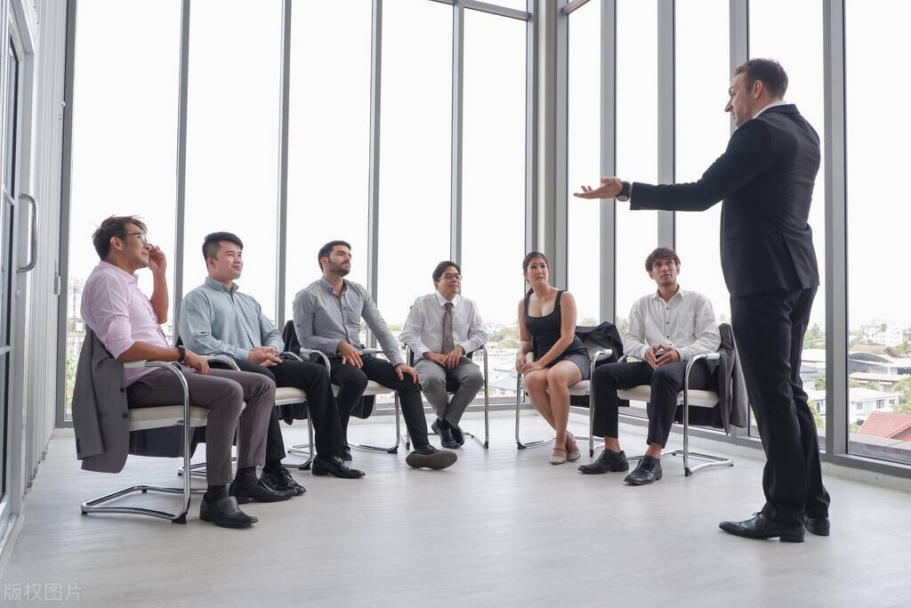 |职场会议让你表态，懂心理的人力孟总教你3招固定万能表达公式