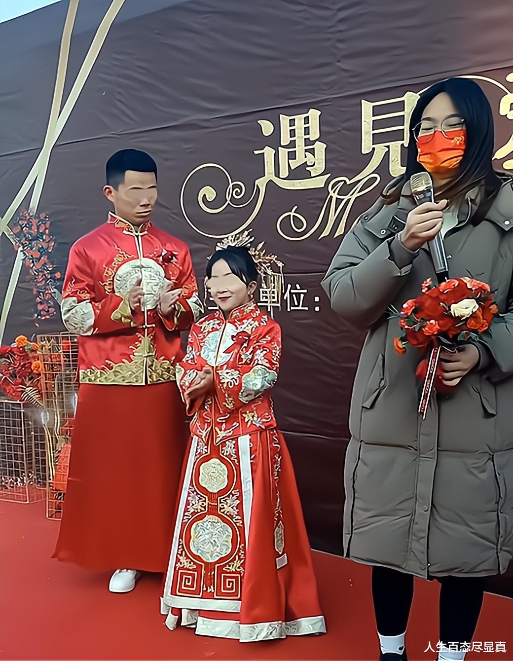男子娶1米3侏儒新娘垂头丧气,觉得自己很委屈,网友的评论很扎心