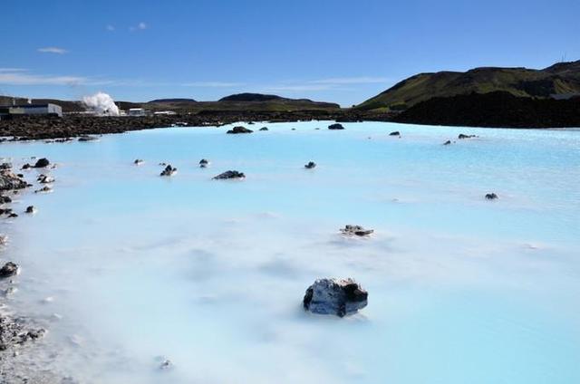 海南自由贸易港|世界最大的人造温泉,水面呈鲜有的蓝色,来源让人意想不到