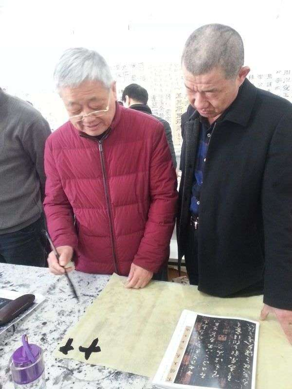 新加坡|办公室挂什么字画好 叶大隐山水画让办公室更具魅力