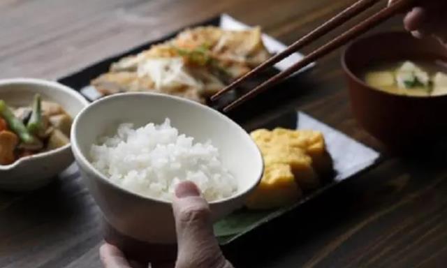 冷饮|长期吃面食,与长期吃米饭的人,有什么区别呢?医生告诉你答案