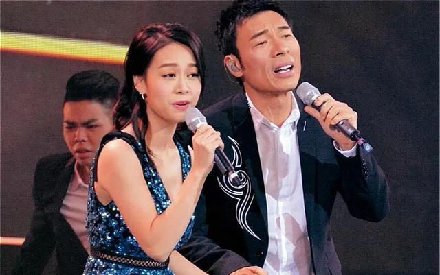 女主播|37岁新闻女主播被曝丑闻，与人夫车内热吻，被原配告上法庭