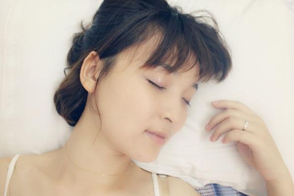 韭菜|裸睡可以补充体内阳气？并非玩笑，养好两个习惯或可将阳气补回来