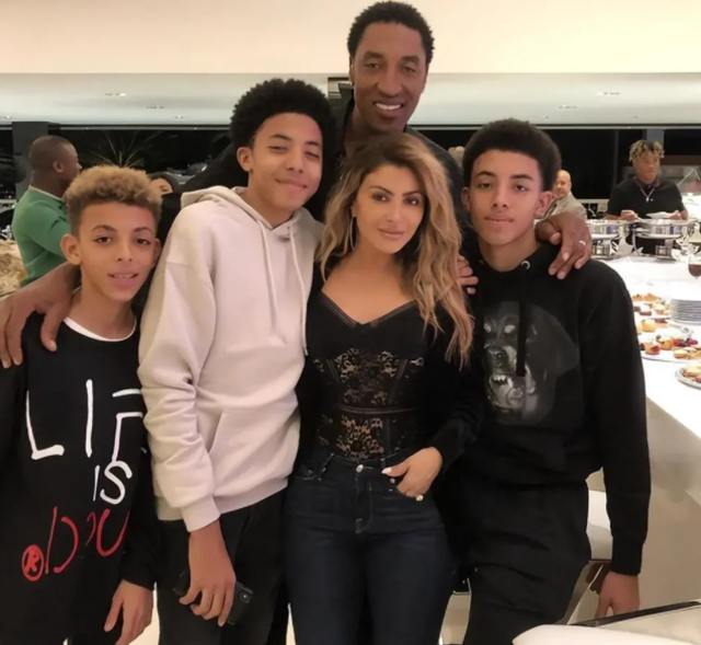 斯科蒂·皮蓬|出轨3次仍抢手！46岁皮蓬前妻夜店蹦迪，海滩度假大秀傲人身材